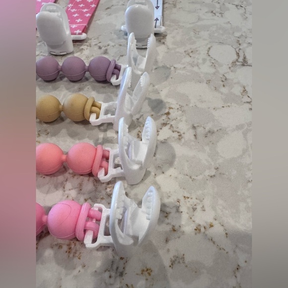 Pack of 8 Pacifier Clips - pink Purple Pacifier Clips Set - Picture 3 of 6